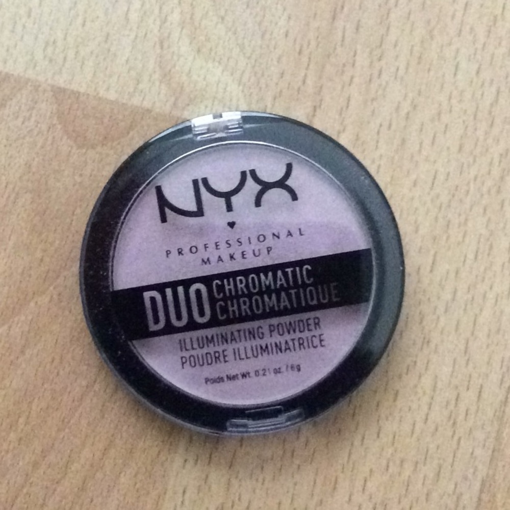 NYX DUO CHROMATIC POWDER LAVENDER STEEL